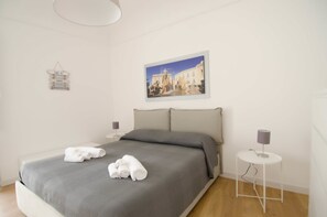 Appartamento, 1 letto queen, terrazzo | Biancheria da letto di alta qualità, tende oscuranti, insonorizzazione