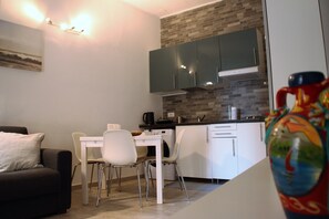 Comfort Apartment, 2 Bedrooms, Kitchen | Living room | Flat-screen TV - Appartamento Galatea (Syracuse)