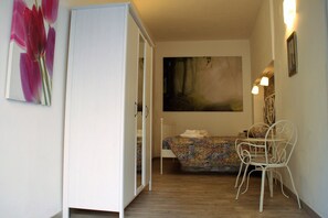 Appartement Confort, 2 chambres, cuisine | 2 chambres, coffres-forts dans les chambres, rideaux occultants