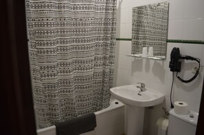 Double Room | Desk, free WiFi, bed sheets - Hotel Doña Carmen (Ronda)