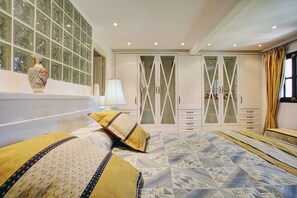 5 chambres, coffres-forts dans les chambres, fer et planche Ă repasser