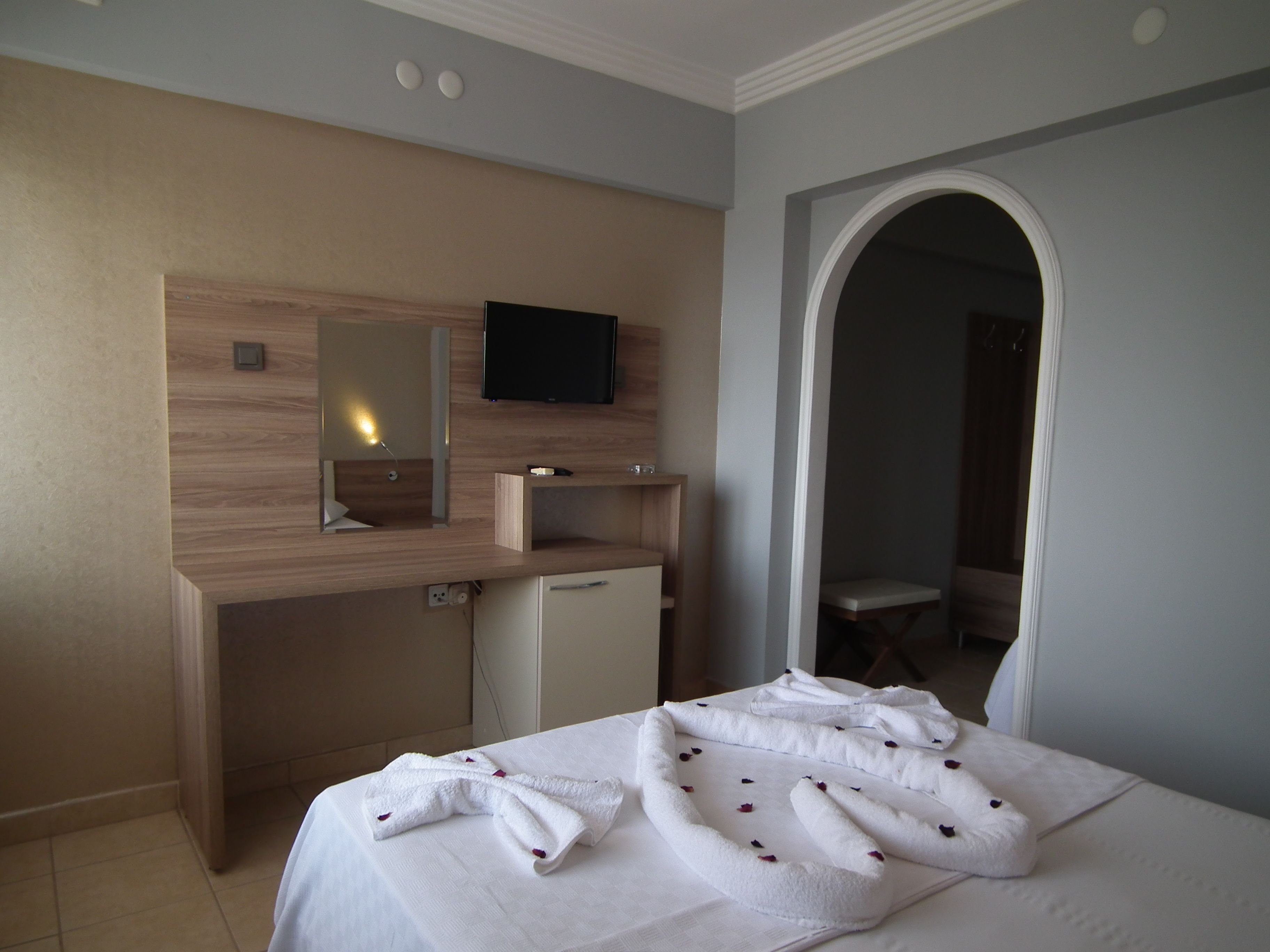 Standard Double Room | Desk, free WiFi, bed sheets