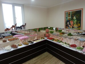 Desayuno bufé gratuito y diario