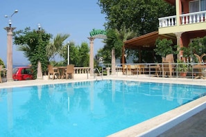 Outdoor pool - Yasemin Hotel (Erdek)