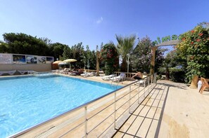 Outdoor pool - Yasemin Hotel (Erdek)