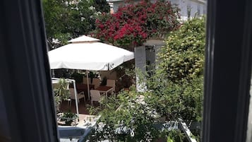 Traditional Standard Triple Room | Vue sur le jardin