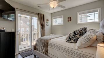 4 bedrooms, desk, iron/ironing board, travel crib