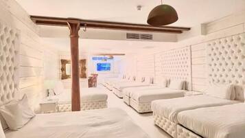 Cave for 28 | Living area | 42-inch flat-screen TV with digital channels, TV, Netflix