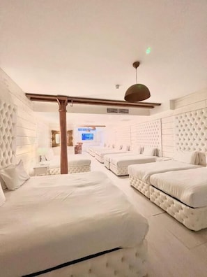 Cave for 28 | Living area | 42-inch flat-screen TV with digital channels, TV, Netflix