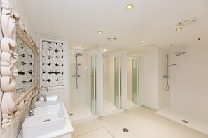 Bathroom - The Dixie Dean Hotel (Liverpool)