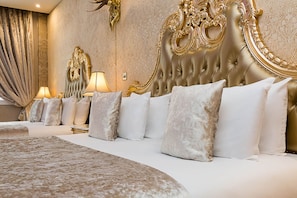 Egyptian cotton sheets, premium bedding, memory-foam beds - The Dixie Dean Hotel (Liverpool)