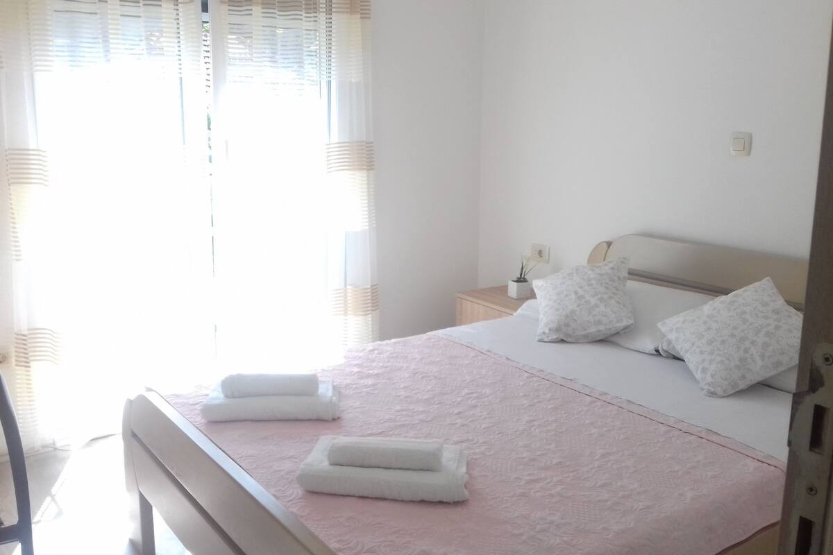 Departamento, vista a la montaña | 1 habitación, insonorización, wifi gratis y ropa de cama 