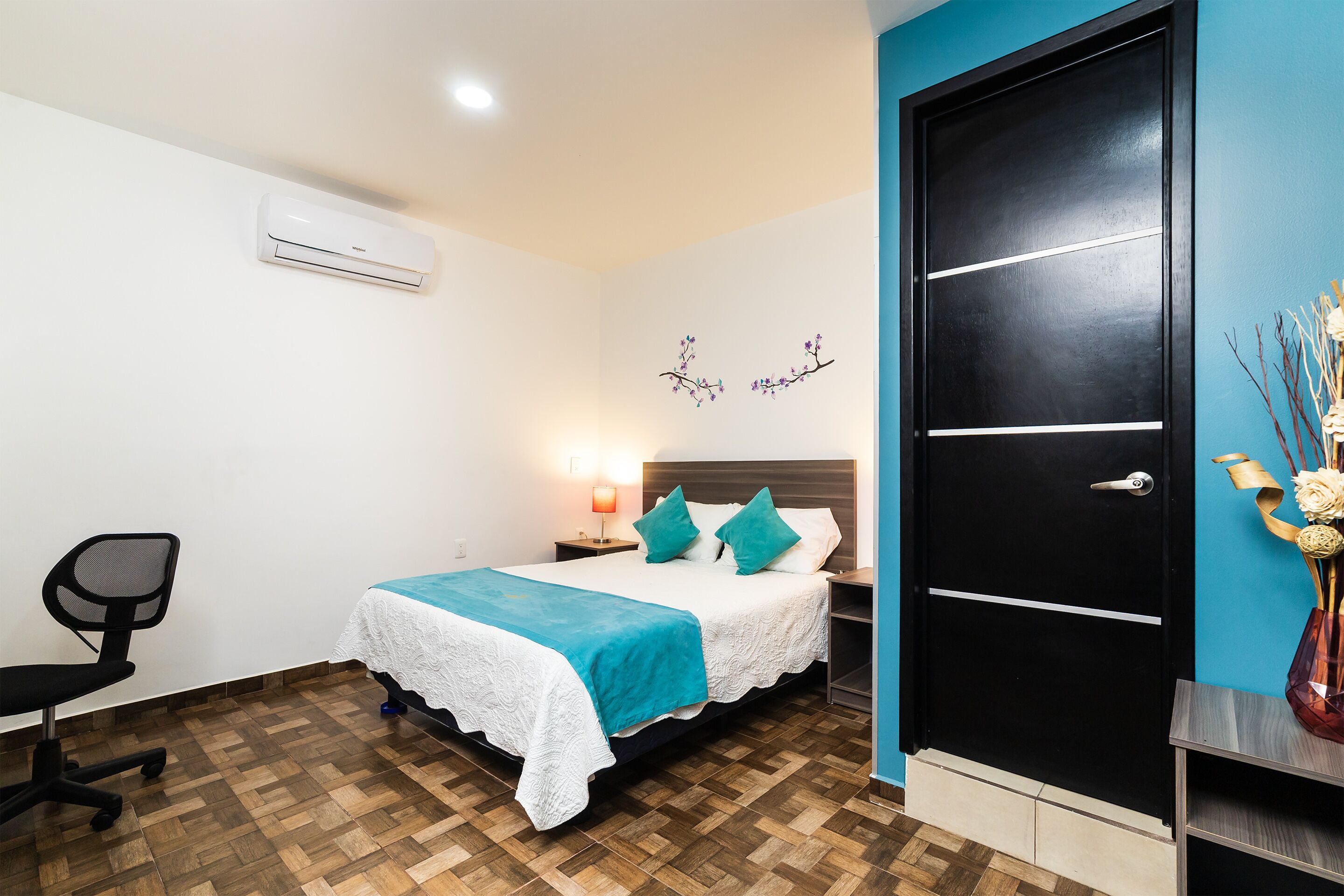 standard room | 1 bedroom, desk, iron/ironing board, free wifi