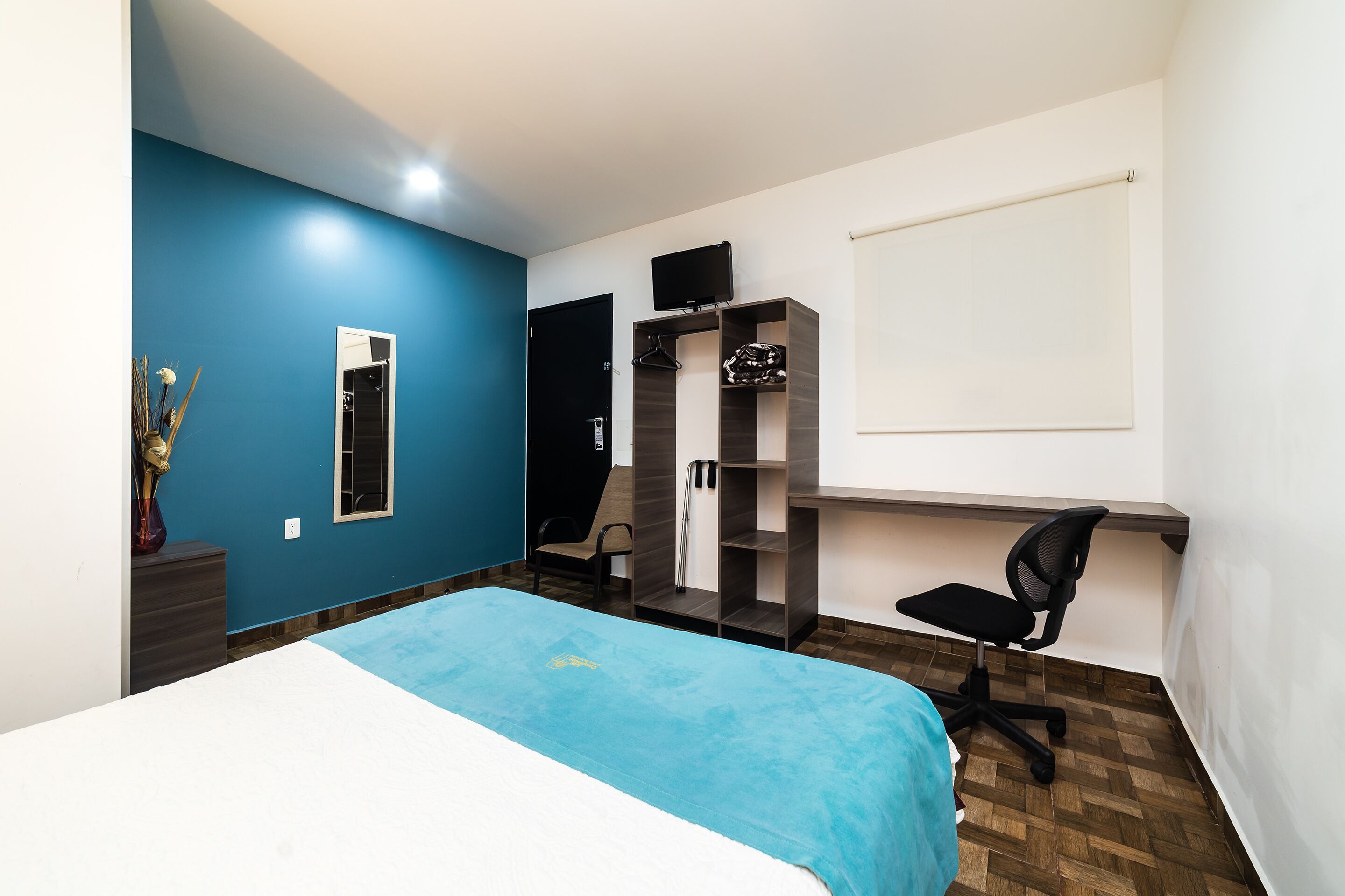 standard room | 1 bedroom, desk, iron/ironing board, free wifi