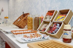 Free daily buffet breakfast  - Hotel Drago San Antonio (Icod de los Vinos)