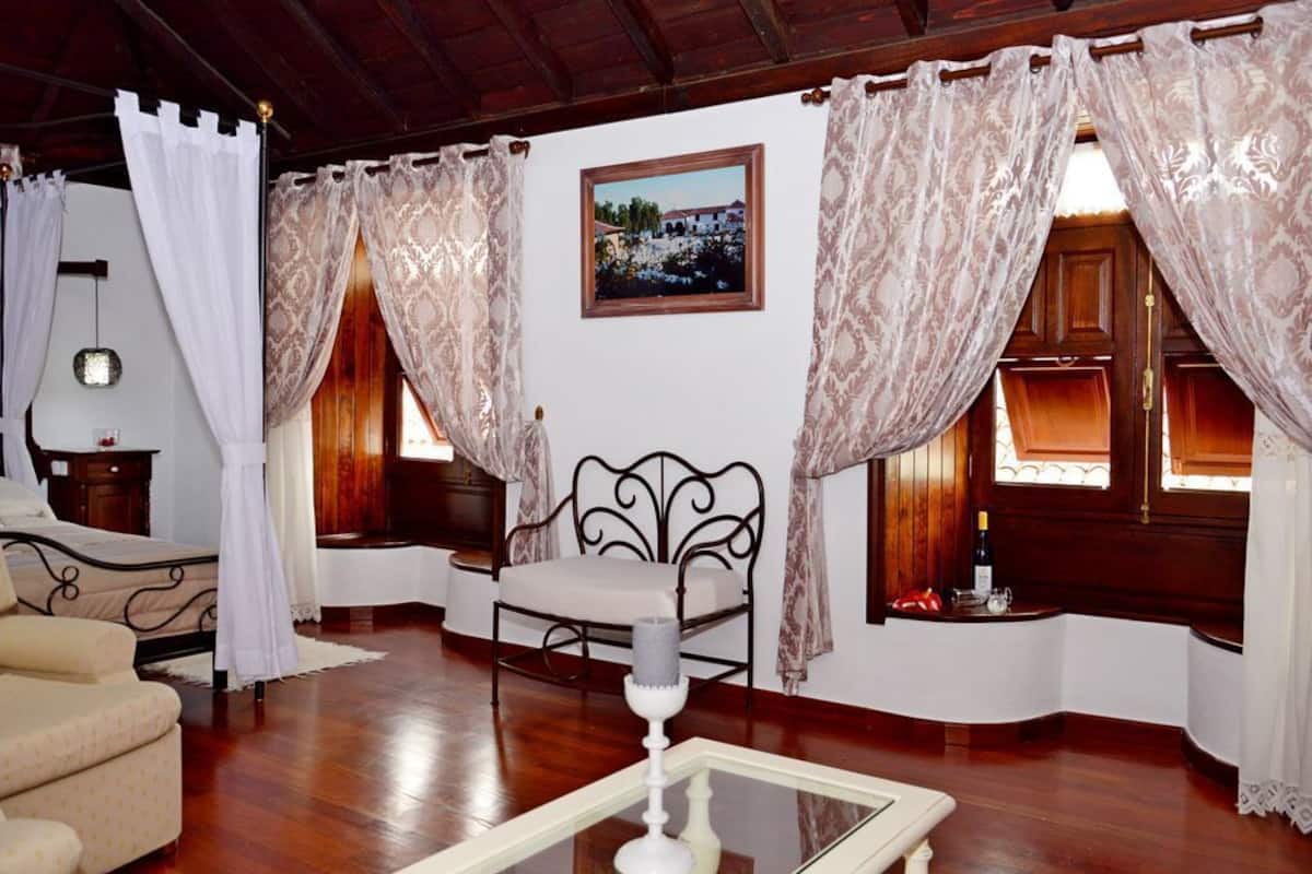 Soundproofing, free cots/infant beds, free WiFi, bed sheets