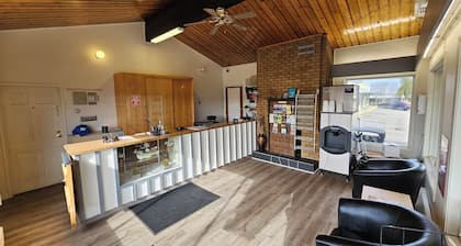 Camelot Court Motel
