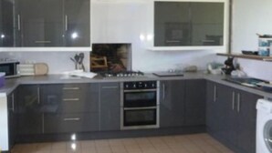 Shared kitchen - Chez Keona (Le Vigeant)