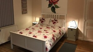 Double Room, Garden View - Chez Keona (Le Vigeant)