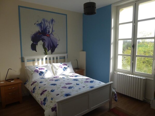 Family Room, Garden View