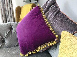 Apartment, Multiple Beds | Living area