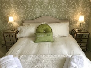 Apartment, Multiple Beds | Iron/ironing board, free WiFi, bed sheets - The Garden Digs (Cheltenham)