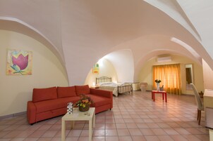 Double Room (Alytia)