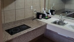Kamar Deluks, 2 Tempat Tidur Queen | Dapur kecil pribadi