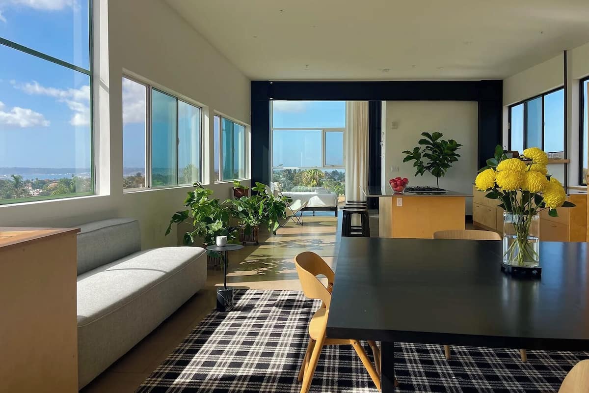 Panoramic Room | Living area