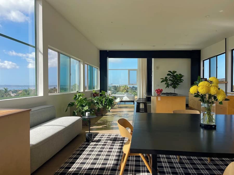 Panoramic Room | Living area