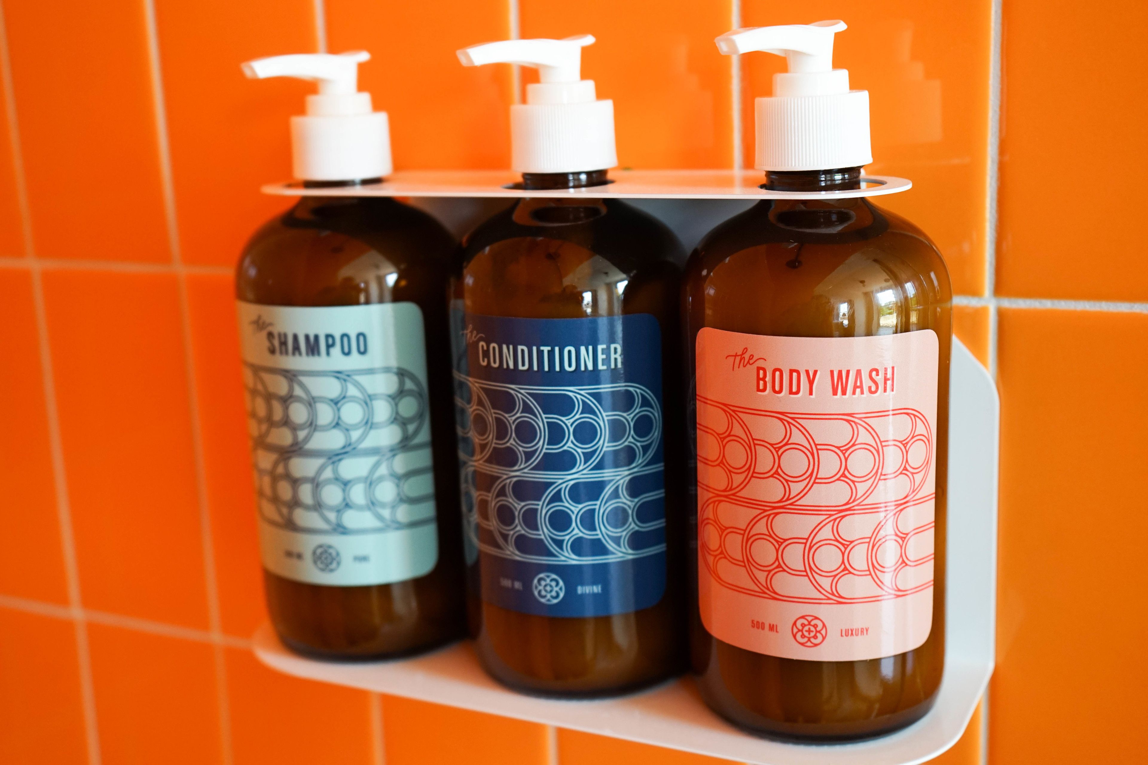 room 1:3 - classic king | bathroom amenities | shower, hair dryer, bathrobes, towels