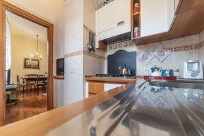 Microwave, stovetop