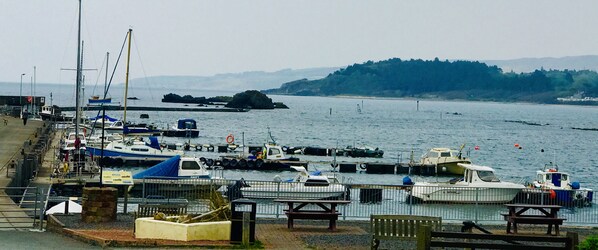 Perto da praia, areia branca