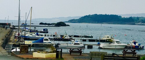 Abbotsford House Apartment