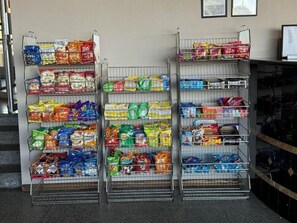 Gift shop - Inn at the Highlands Denver Downtown (Denver)