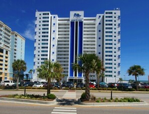 ด้านหน้าที่พัก