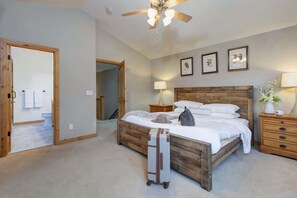4 bedrooms, iron/ironing board, free WiFi, bed sheets