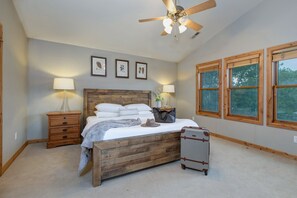 4 bedrooms, iron/ironing board, free WiFi, bed sheets