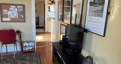 Family-friendly bungalow in downtown Cody! Also corporate monthly rental rates