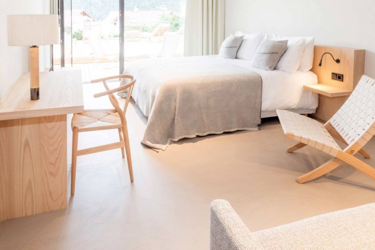 Garden Room | Minibar, desk, soundproofing, iron/ironing board (on request)