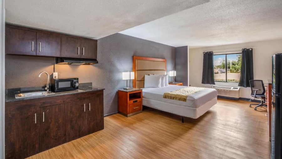 OYO Hotel Orlando Airport