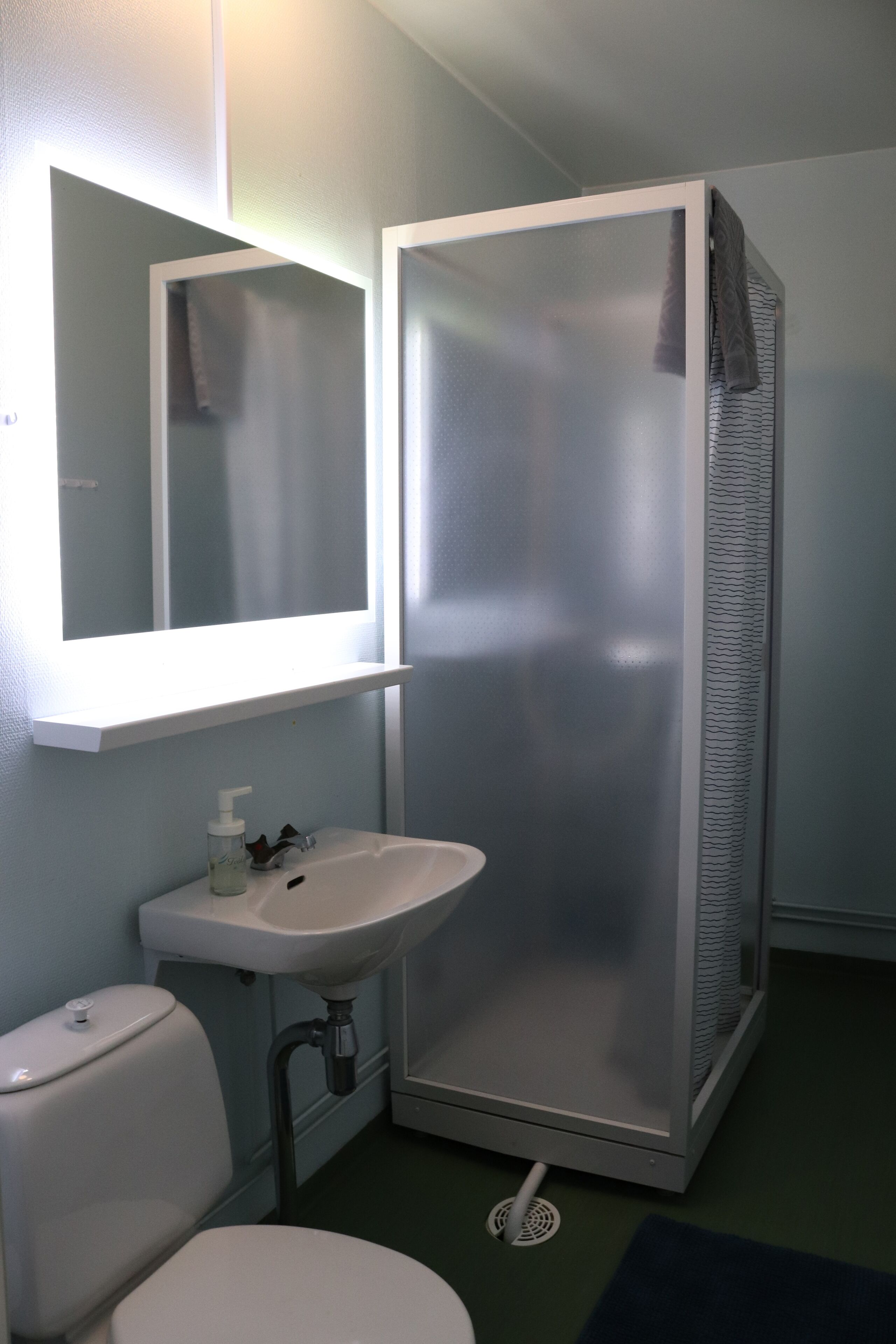 apartment, balcony (with kitchen) | bathroom | shower, towels