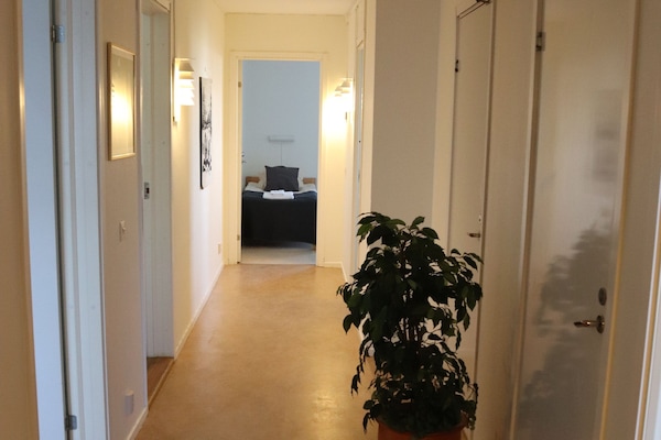 Departamento, 4 habitaciones, balcón (With Kitchen) | Decoración personalizada, muebles diferentes y escritorio