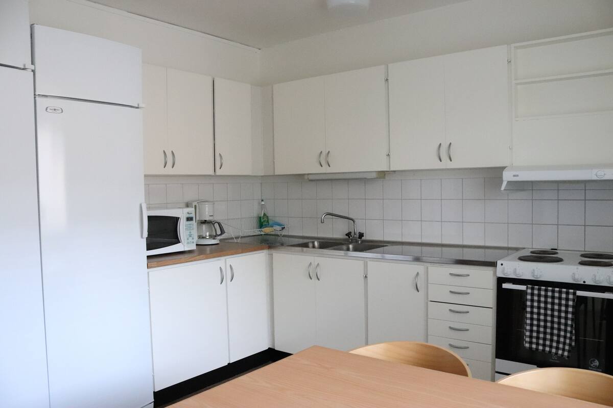 apartment, 3 bedrooms, balcony (with kitchen) | private kitchen | full-sized fridge, microwave, oven, stovetop