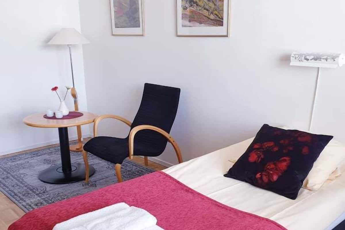 Appartement, balcon (With Kitchenette) | 4 chambres, décoration personnalisée, ameublement personnalisé, bureau