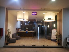 Reception - BB INN (Tondoroque)