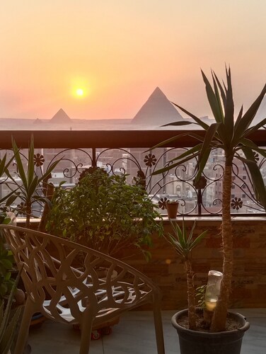 Giza Pyramids View Guest House