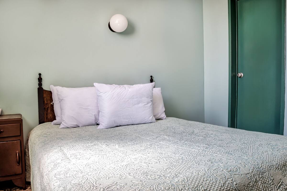 Wifi gratis y ropa de cama 