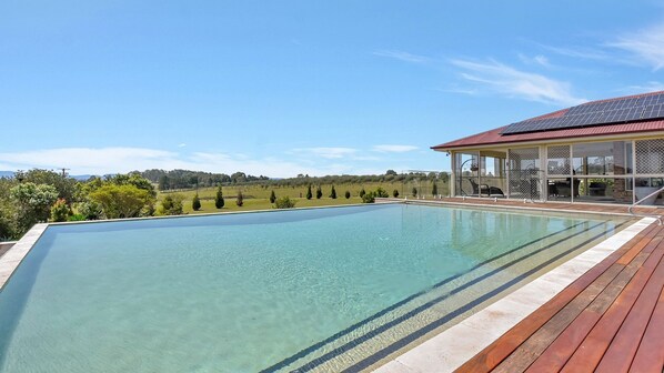 Pool - Noble Willow Homestead Lovedale. Super Spacious, with views and pool (Lovedale)