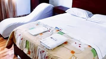 Comfort kamer | Een kluis op de kamer, een bureau, een laptopwerkplek, gratis wifi